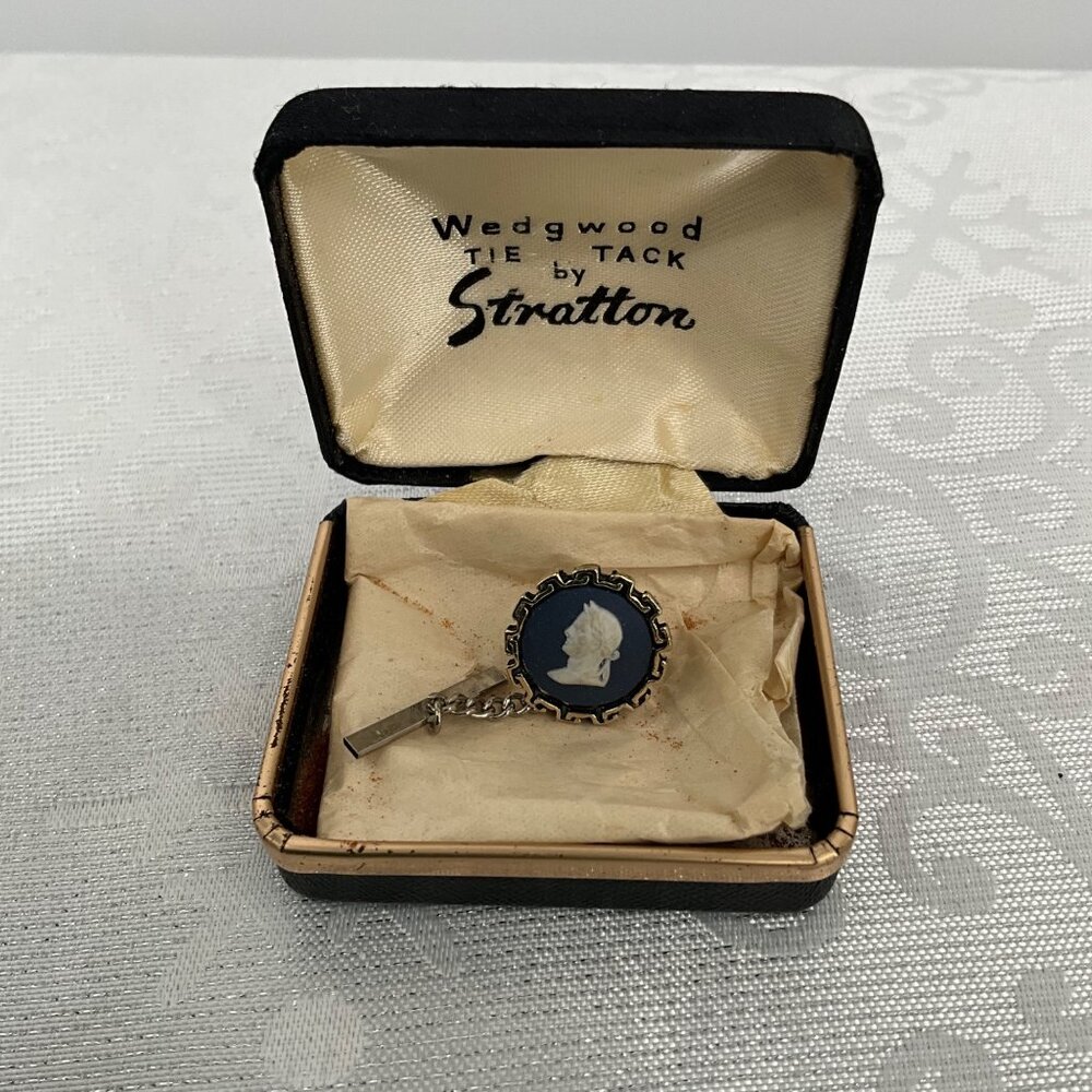 Wedgwood Tie Tack By Stratton In Box‎